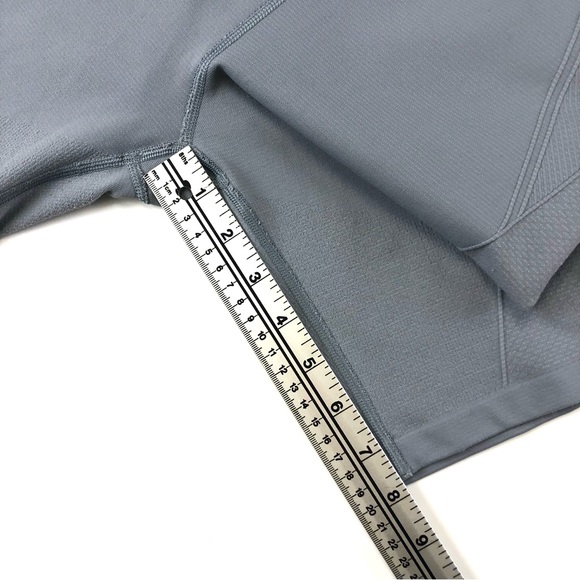 Lululemon grey 8” inseam bike shorts Size 8 - Picture 4 of 8